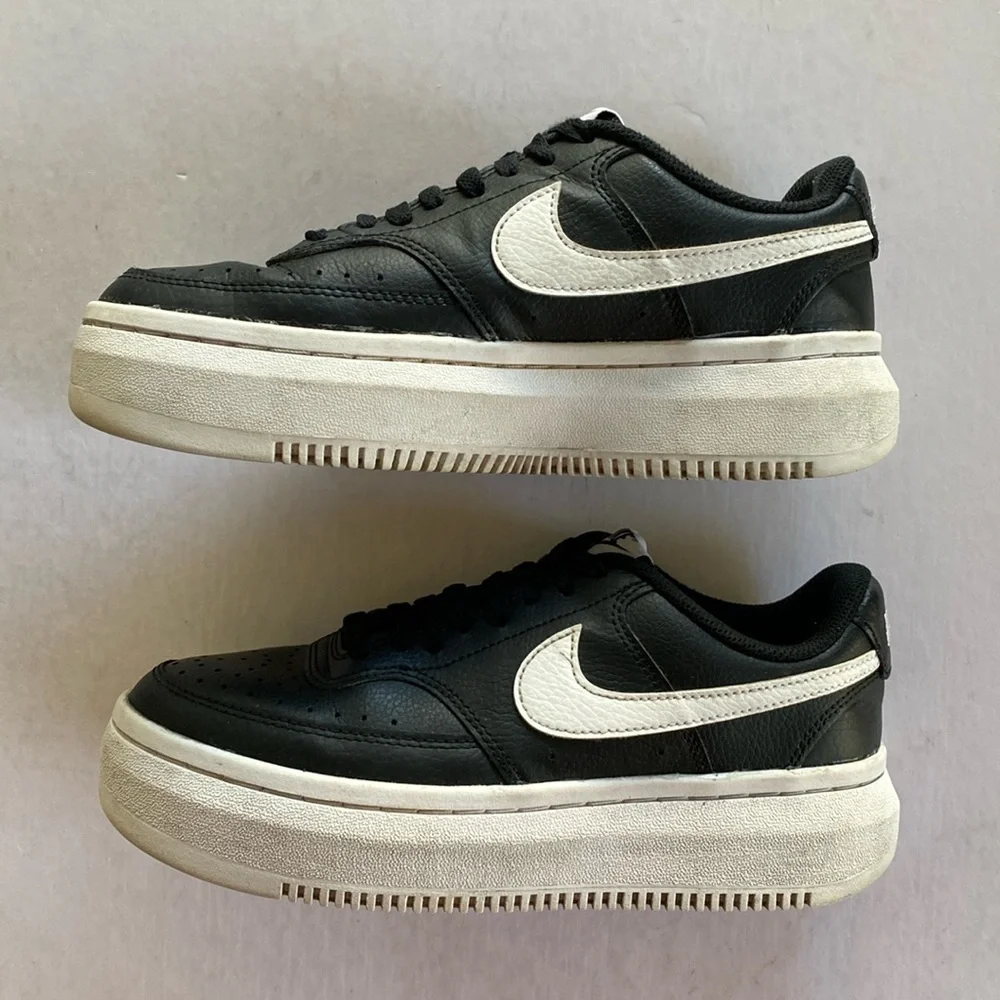 NIKE Court Vision Alta Women’s Black Leather Sneakers DM0113-002 Size 8.5